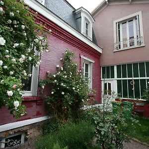 Alojamento de Acomodação e Pequeno-almoço La Maison Rouge, Paris